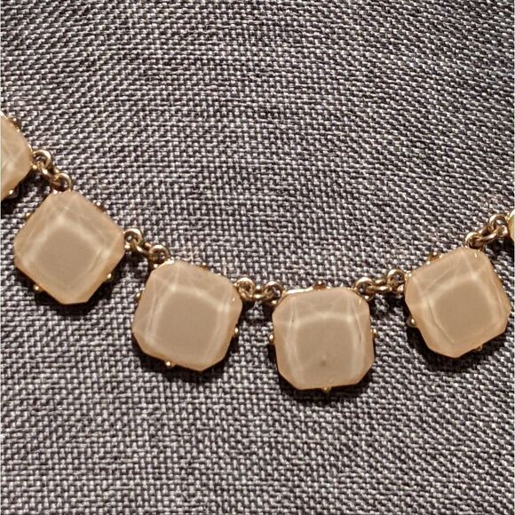 Pale light yellow almost cream tile statement necklace or choker goldtone chain - Picture 4 of 7